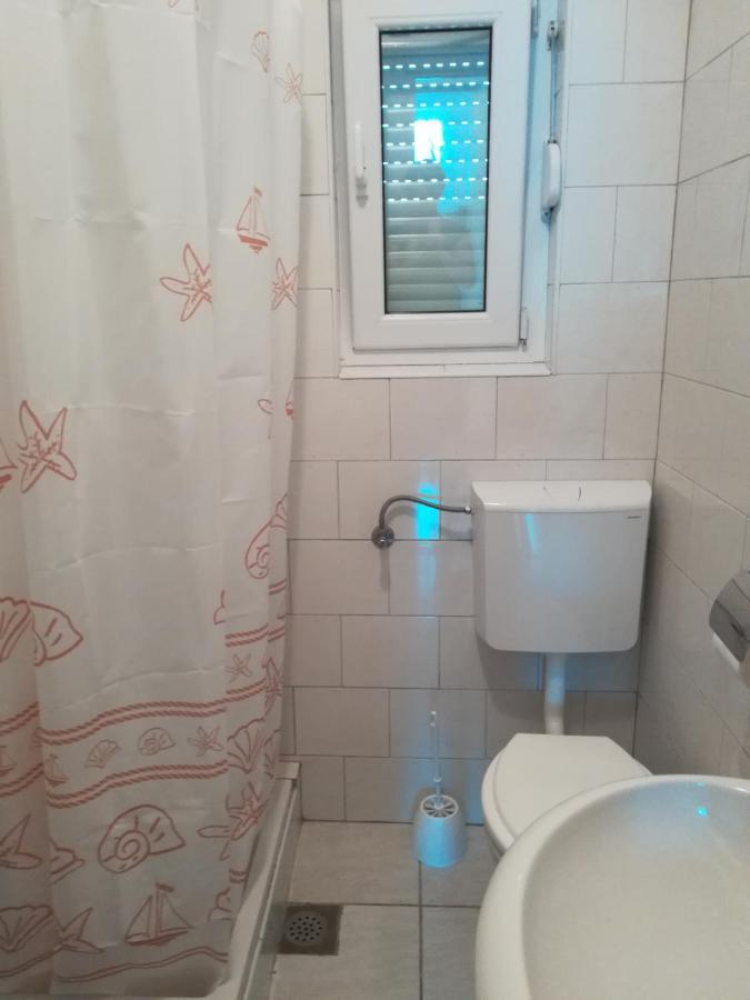 Apartman Volarevic Donji Karin Exterior foto